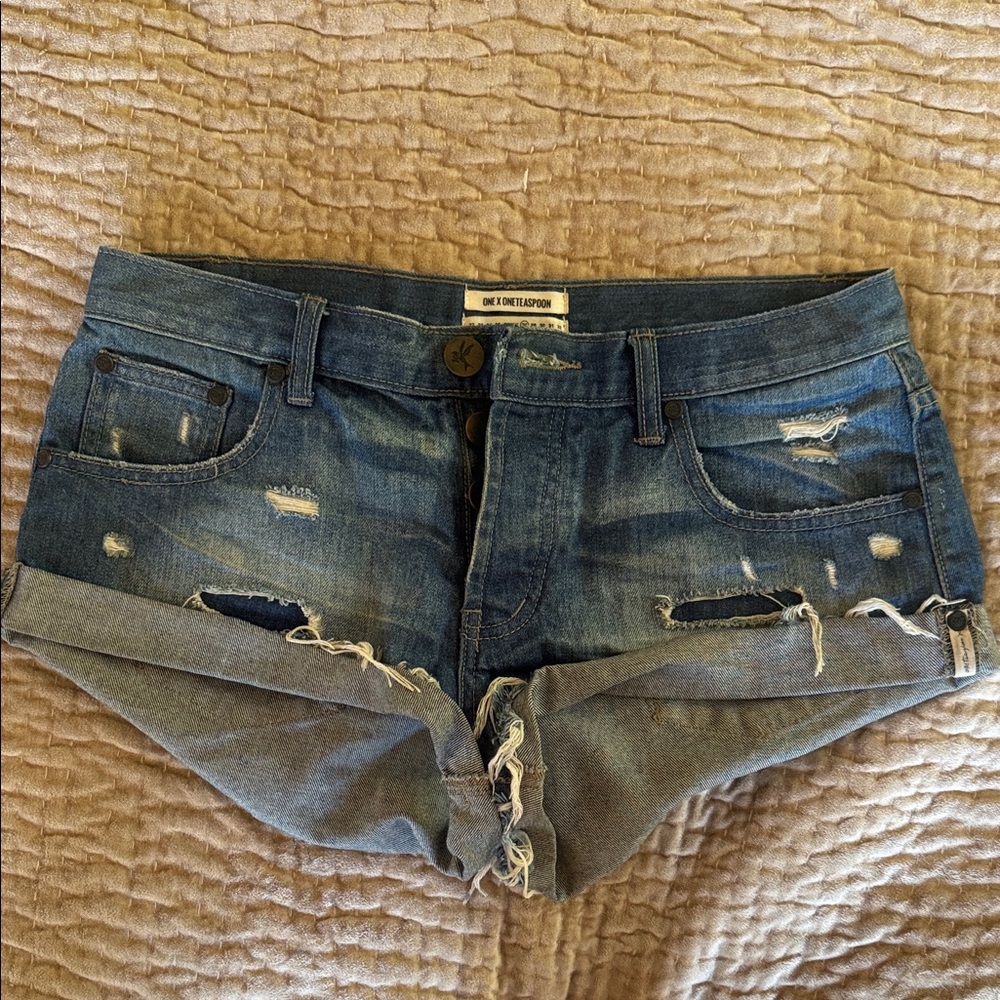 One Teaspoon bandits Distressed Denim Shorts - Picture 2 of 8